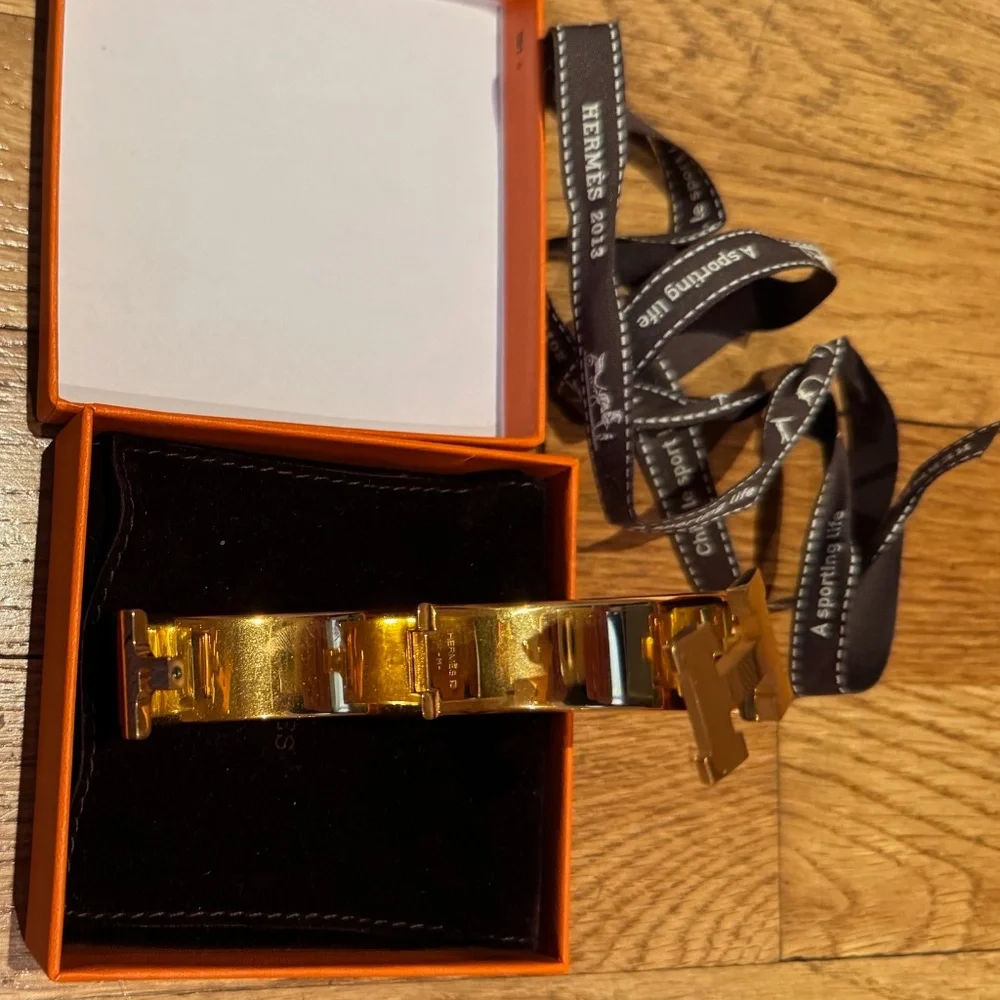 HERMES - CLIC CLAC H BRACELET - Rouge Amarante - Picture 10 of 12